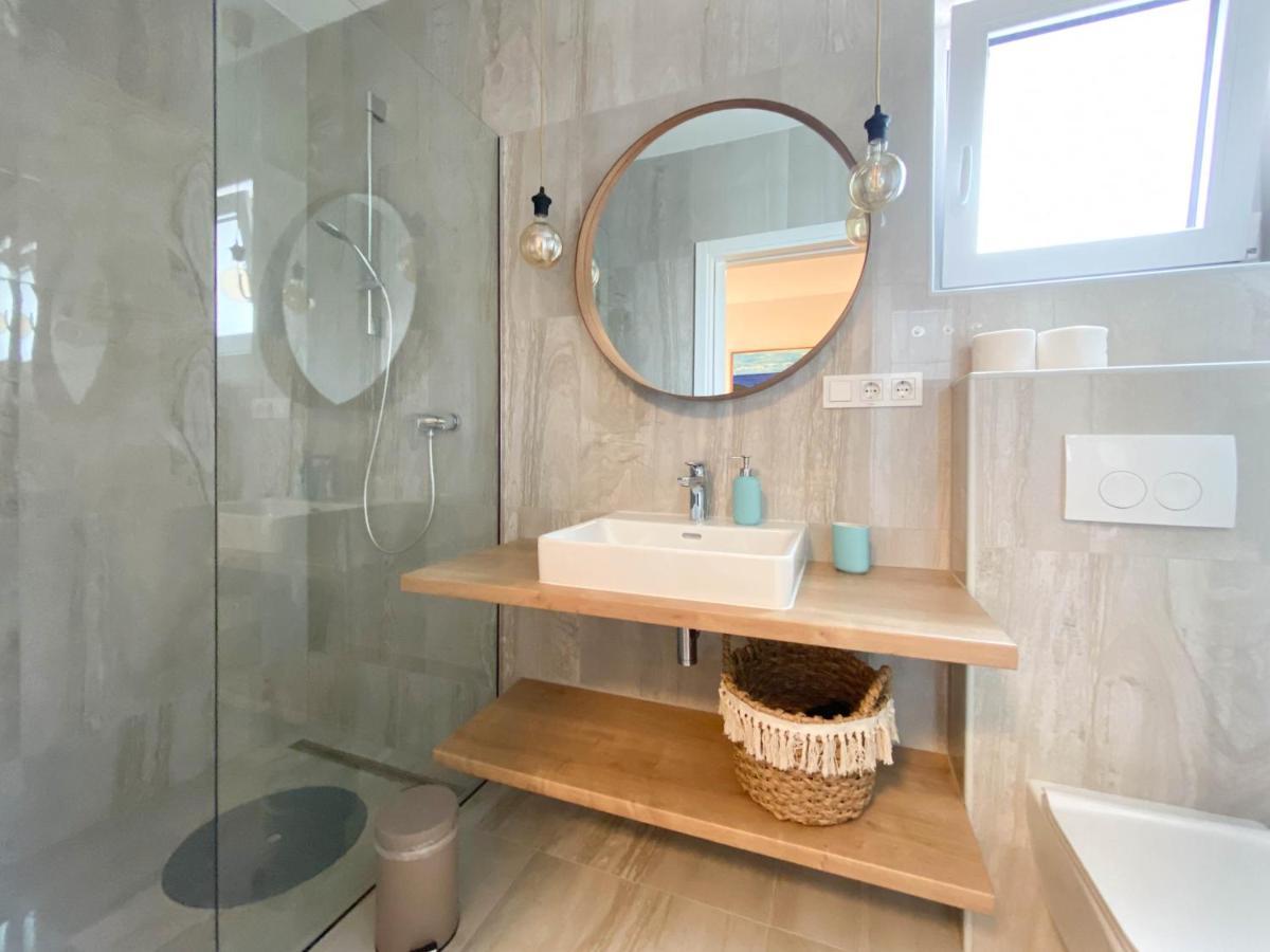Marisa Apartments Hvar II ฮวาร์ ภายนอก รูปภาพ